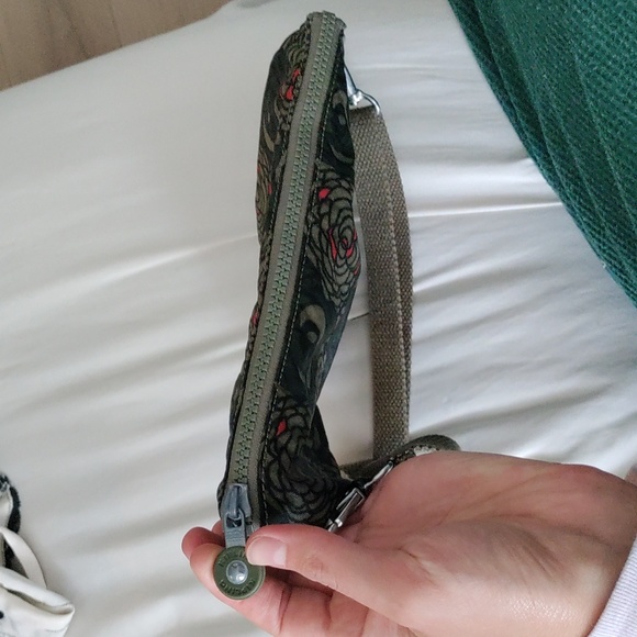 Kipling Purse - Picture 5 of 9